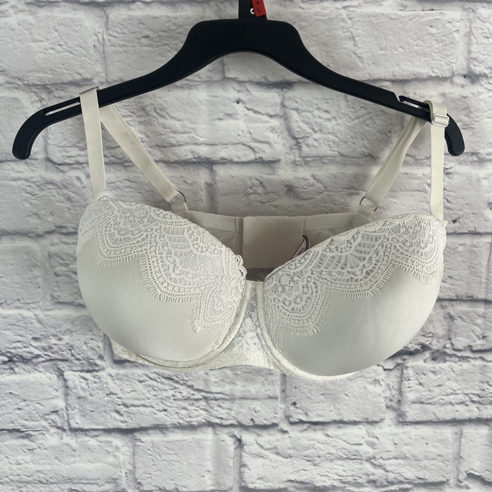 Victoria's Secret Dream Angels Lined Demi Underwire White Bra With Lace 38DDD